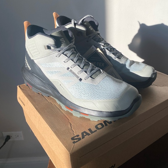 Size 13 Salomon hiking shoes. Never been worn. Comes with box. - Picture 2 of 4